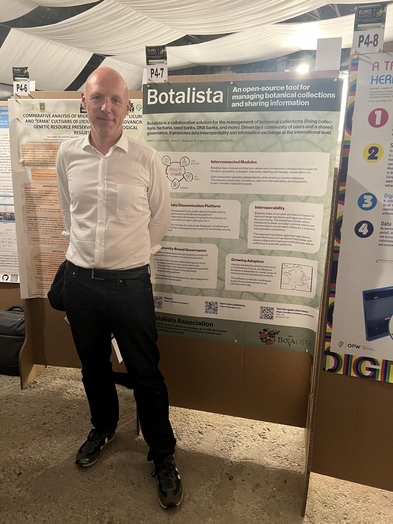 Sur cette photo, on découvre le stand d’exposition du poster Botalista lors du congrès EUROGARD 10 à Rome. Ce visuel illustre la présence de l’Association Botalista et met en avant la solution open source développée pour la gestion et le partage des collections botaniques.